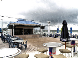 Live music from 2pm to 2am daily