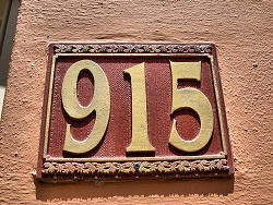 915 address on wall