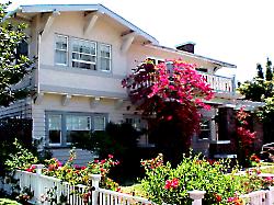 Craftsman home with balcony