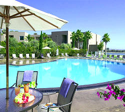 outdoor pool with view of Mission Bay